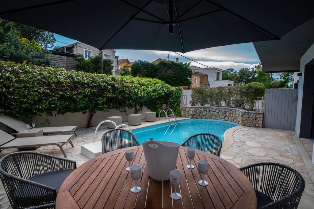 Rez De Villa De Charme-Piscine-3 Chambres 6 Pers Saint-Raphaël Esterno foto